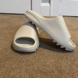 Bone Yeezy Slide